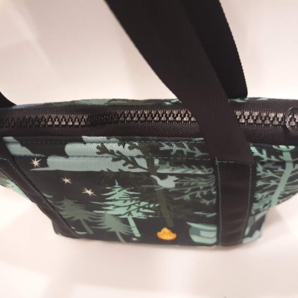 New Camping Tress theme Travel Shoulder make-up bag Green Aqua Deer Wolves Fire - Picture 6 of 7